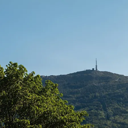 Pergola - Free Parking - 5 Min Walk To Facilities Apartman