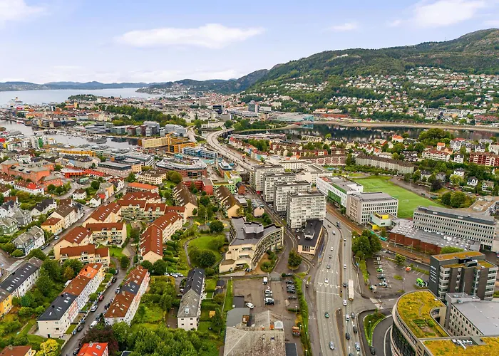 Pergola - Free Parking - 5 Min Walk To Facilities Apartment