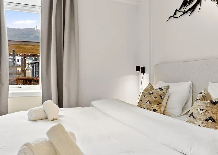 Pergola - Free Parking - 5 Min Walk To Facilities *